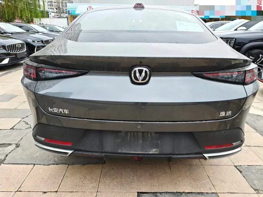 2023 ChangAn Lamore 1.5T 170HP L4 7DCT,autocango,china used car exporter,china ev exporter,chinese used car exporter,chinese used ev exporter