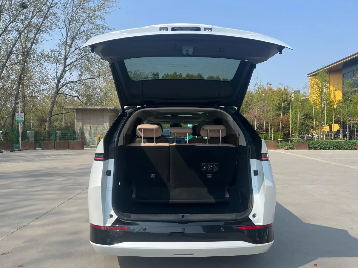 2025 Xpeng X9 BEV,autocango,china used car exporter,china ev exporter,chinese used car exporter,chinese used ev exporter