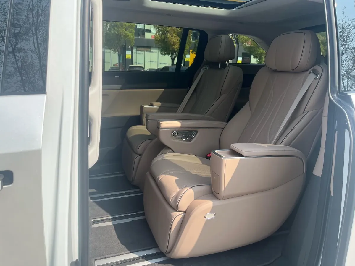 2025 Xpeng X9 BEV,autocango,china used car exporter,china ev exporter,chinese used car exporter,chinese used ev exporter