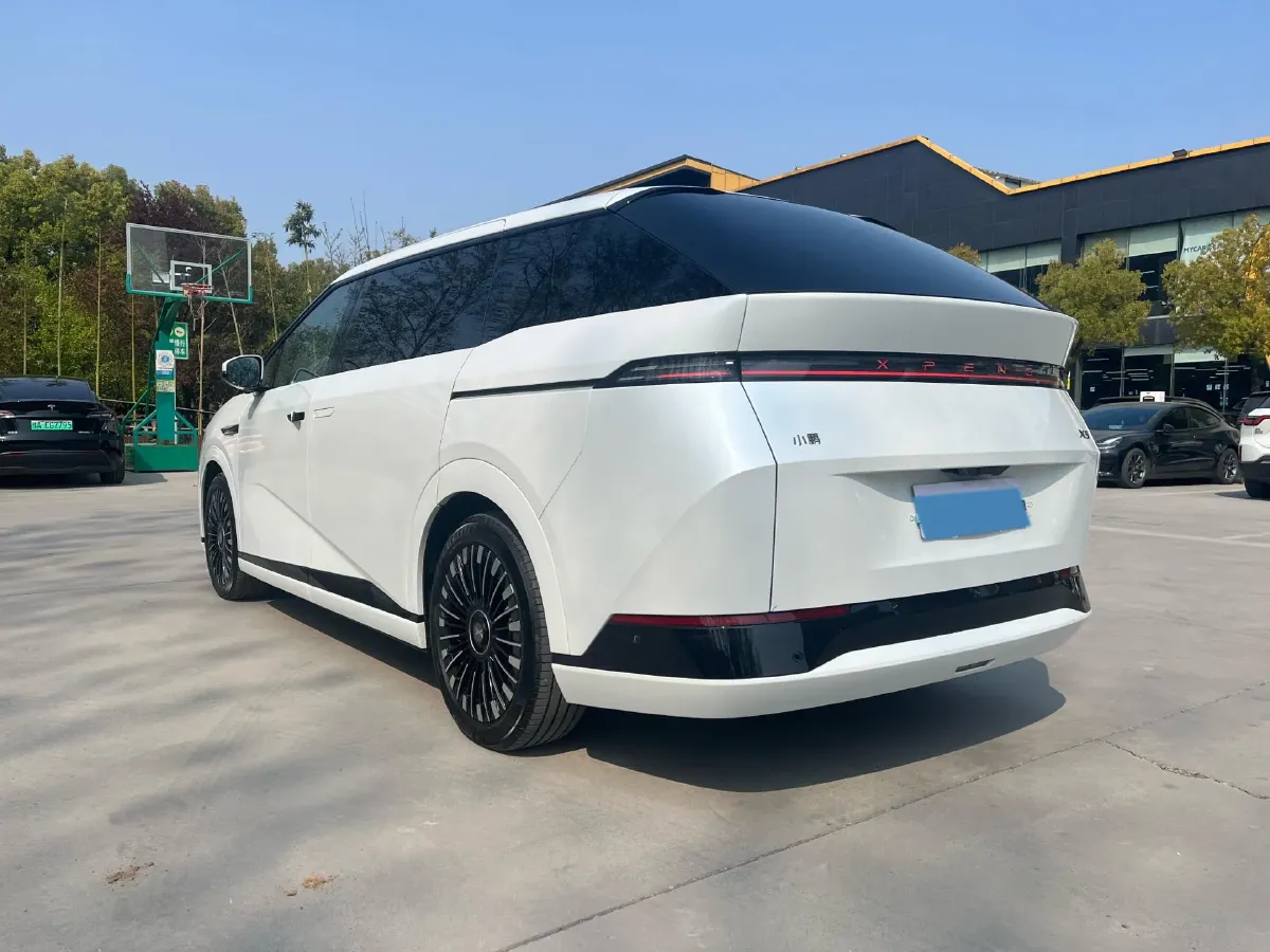 2025 Xpeng X9 BEV,autocango,china used car exporter,china ev exporter,chinese used car exporter,chinese used ev exporter
