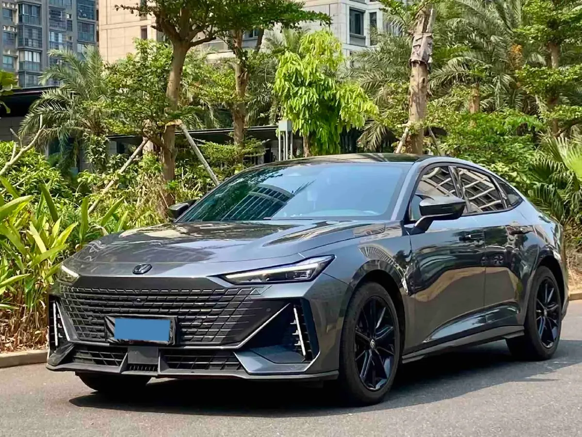 2023 ChangAn UNI-V 1.5T 188HP L4 7DCT,autocango,china used car exporter,china ev exporter,chinese used car exporter,chinese used ev exporter