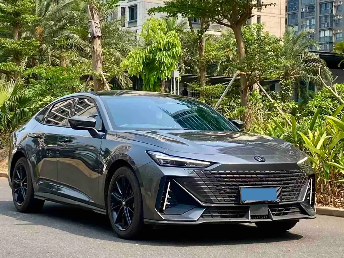 2023 ChangAn UNI-V 1.5T 188HP L4 7DCT,autocango,china used car exporter,china ev exporter,chinese used car exporter,chinese used ev exporter