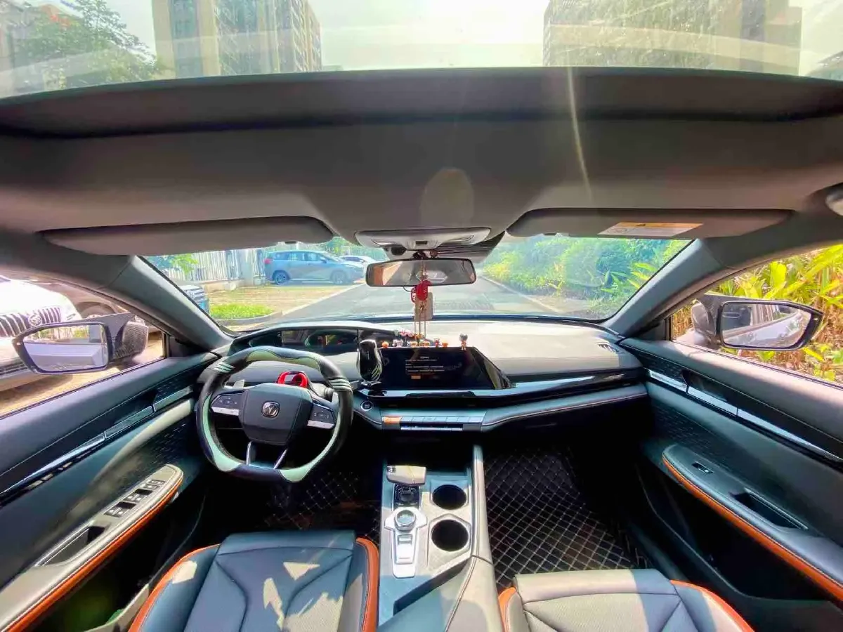 2023 ChangAn UNI-V 1.5T 188HP L4 7DCT,autocango,china used car exporter,china ev exporter,chinese used car exporter,chinese used ev exporter