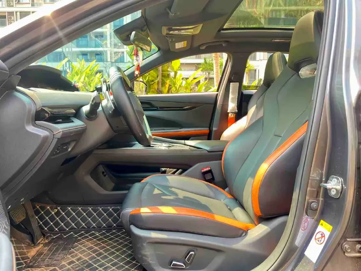 2023 ChangAn UNI-V 1.5T 188HP L4 7DCT,autocango,china used car exporter,china ev exporter,chinese used car exporter,chinese used ev exporter