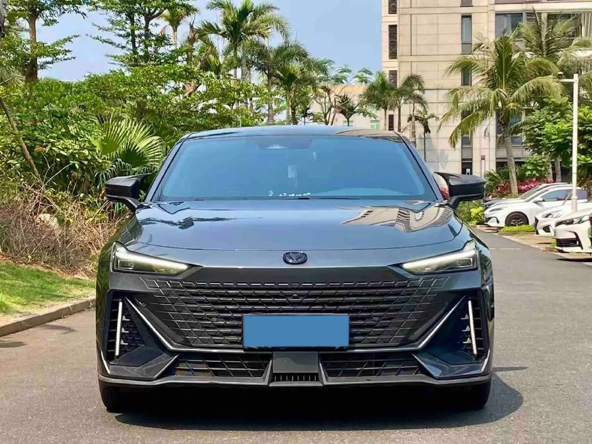 2023 ChangAn UNI-V 1.5T 188HP L4 7DCT,autocango,china used car exporter,china ev exporter,chinese used car exporter,chinese used ev exporter