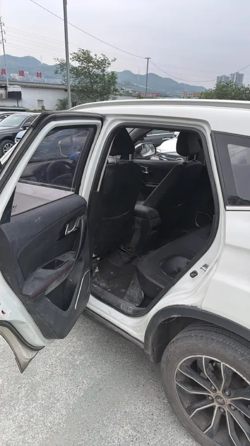 2017 FAW Senia R7 1.6L 116HP L4 5MT,autocango,china used car exporter,china ev exporter,chinese used car exporter,chinese used ev exporter