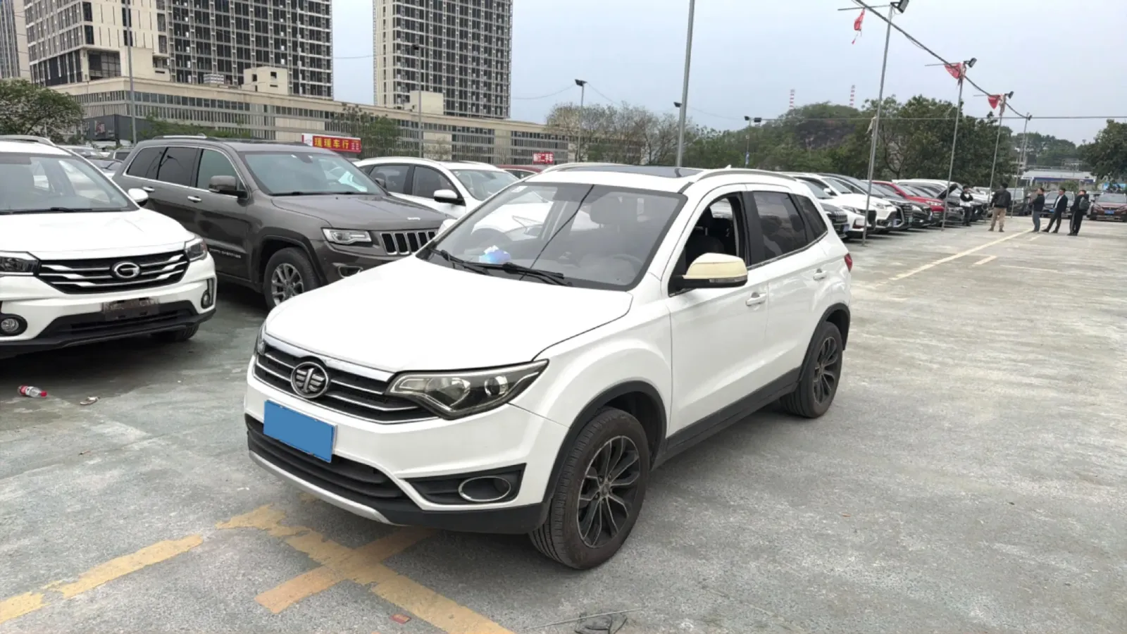 2017 FAW Senia R7 1.6L 116HP L4 5MT,autocango,china used car exporter,china ev exporter,chinese used car exporter,chinese used ev exporter