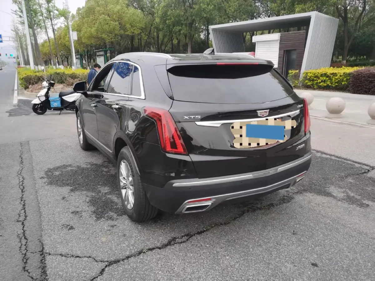 2022 Cadillac XT5 2.0T 237HP L4 9AT,autocango,china used car exporter,china ev exporter,chinese used car exporter,chinese used ev exporter