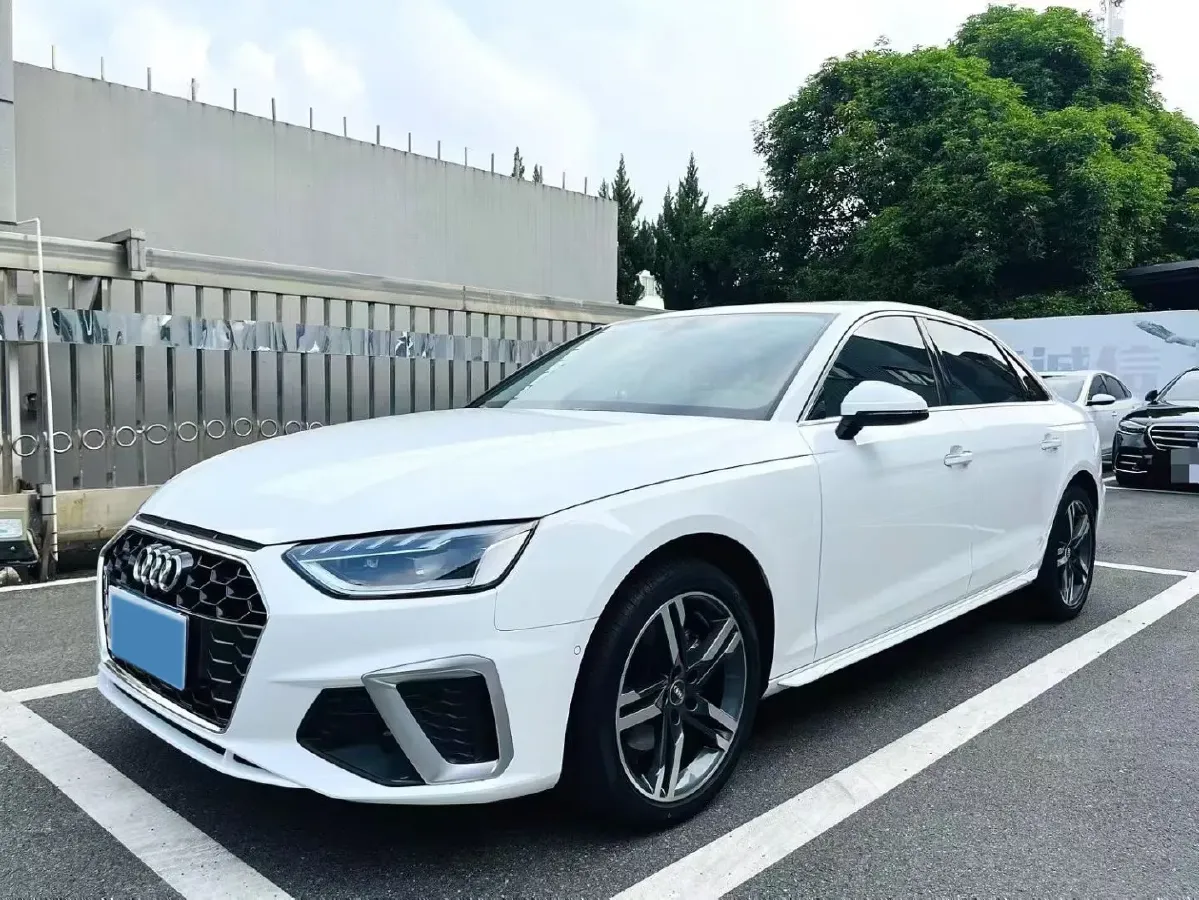 2023 Audi A4L 2.0T 190HP L4 7DCT,autocango,china used car exporter,china ev exporter,chinese used car exporter,chinese used ev exporter