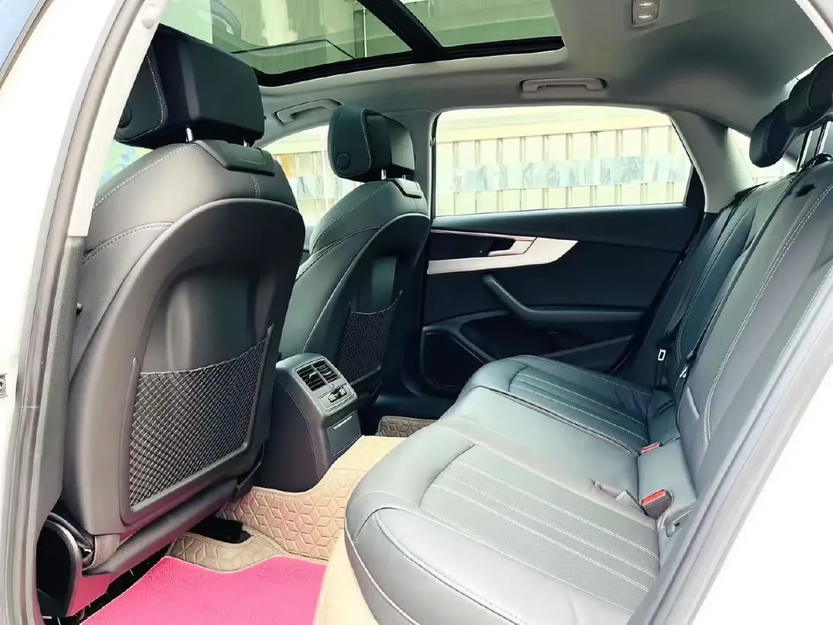 2023 Audi A4L 2.0T 190HP L4 7DCT,autocango,china used car exporter,china ev exporter,chinese used car exporter,chinese used ev exporter