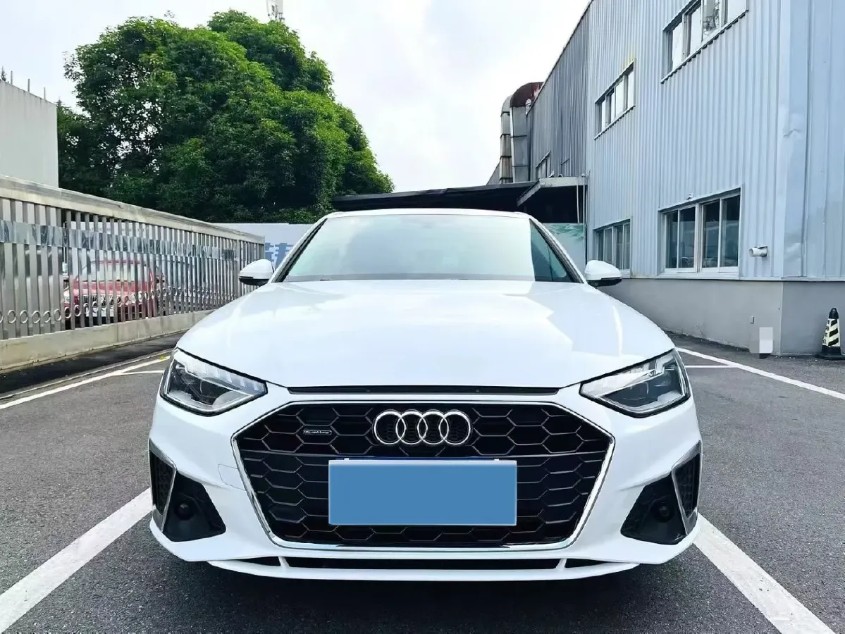 2023 Audi A4L 2.0T 190HP L4 7DCT,autocango,china used car exporter,china ev exporter,chinese used car exporter,chinese used ev exporter