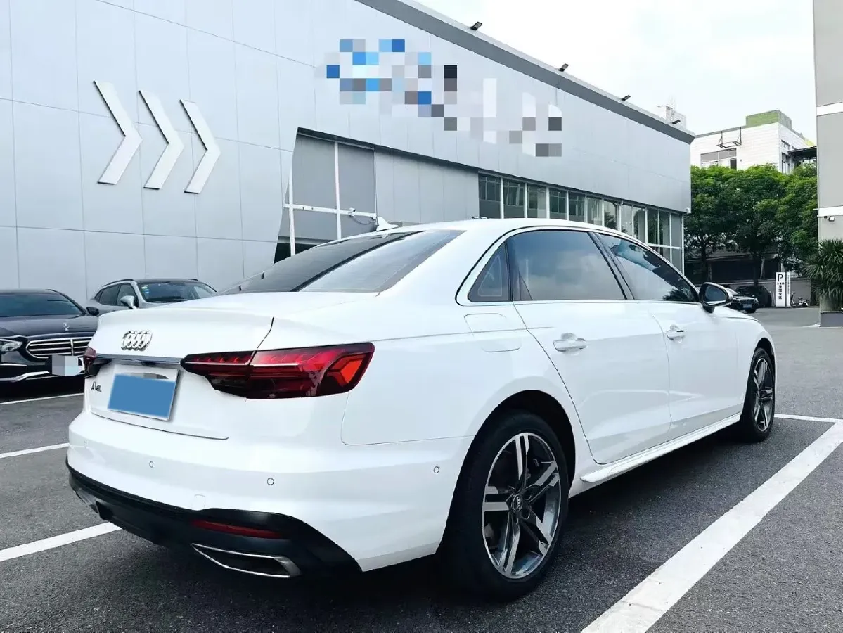 2023 Audi A4L 2.0T 190HP L4 7DCT,autocango,china used car exporter,china ev exporter,chinese used car exporter,chinese used ev exporter