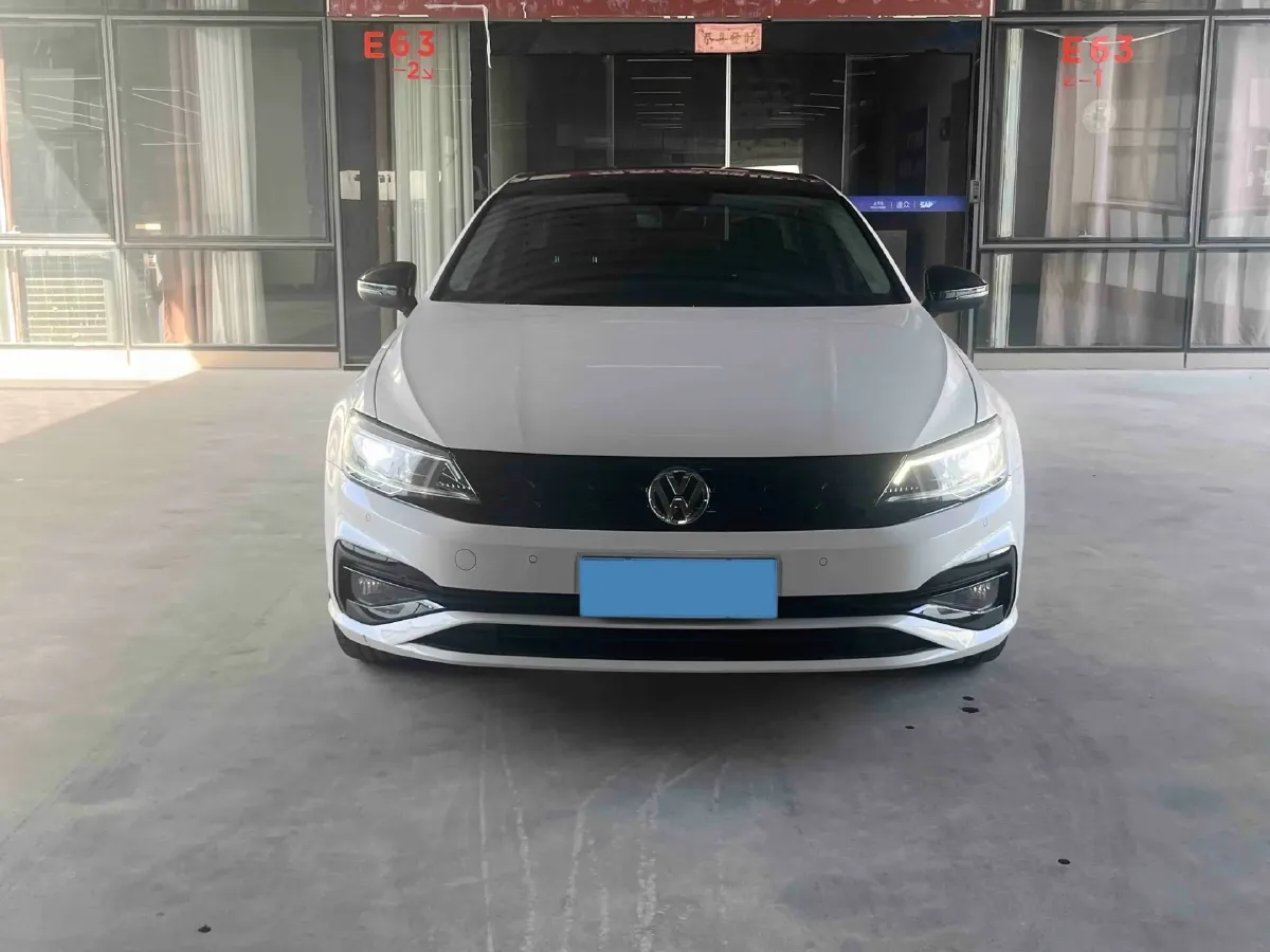 2021 Volkswagen T-Roc 1.4T 150HP L4 7DCT,autocango,china used car exporter,china ev exporter,chinese used car exporter,chinese used ev exporter