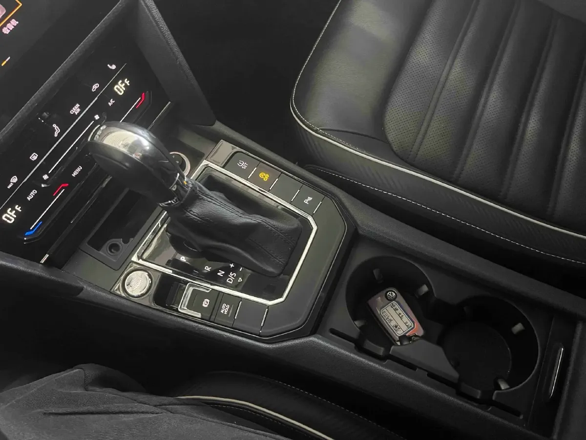 2021 Volkswagen T-Roc 1.4T 150HP L4 7DCT,autocango,china used car exporter,china ev exporter,chinese used car exporter,chinese used ev exporter