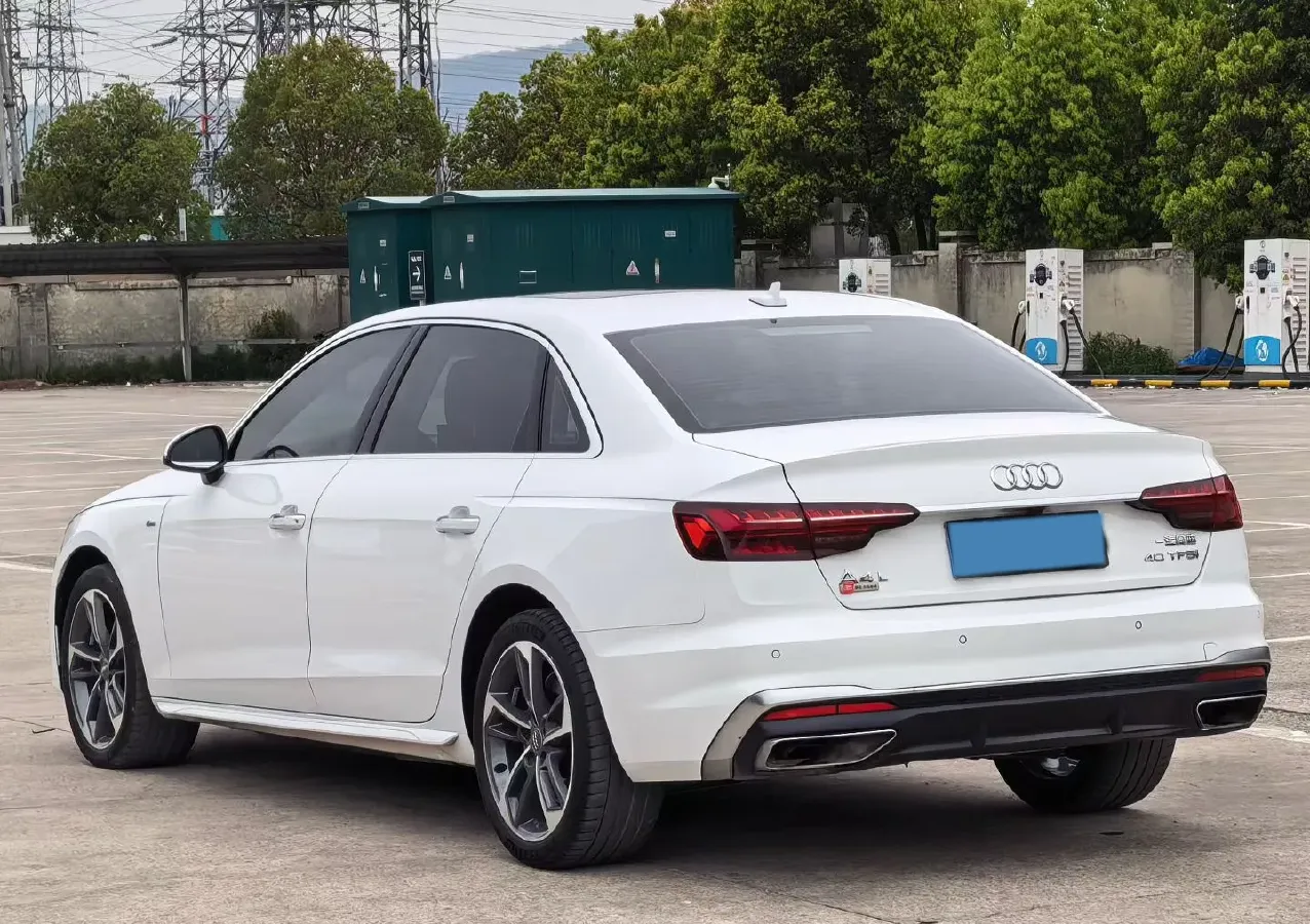 2020 Audi A4L 2.0T 190HP L4 7DCT,autocango,china used car exporter,china ev exporter,chinese used car exporter,chinese used ev exporter