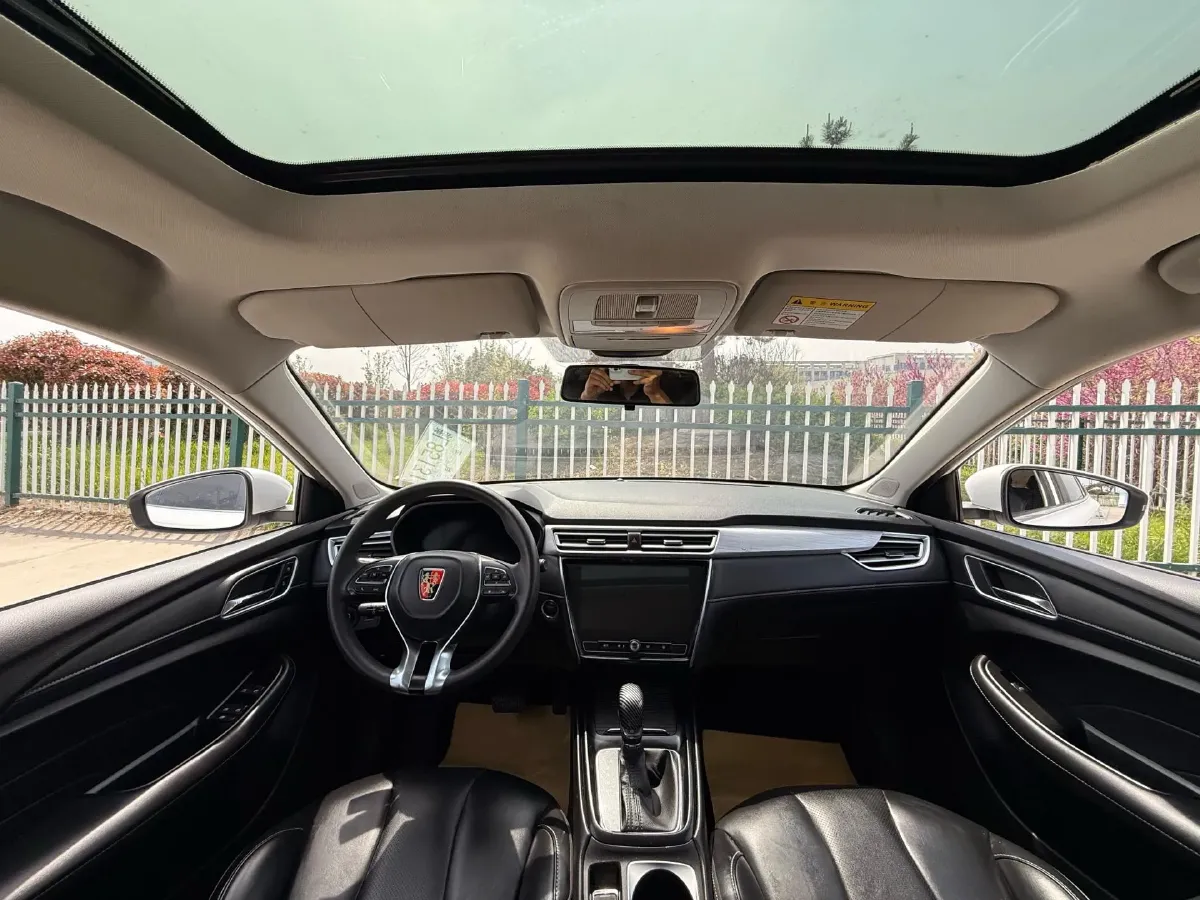 2020 Roewe i5 1.5L 120HP L4 CVT,autocango,china used car exporter,china ev exporter,chinese used car exporter,chinese used ev exporter