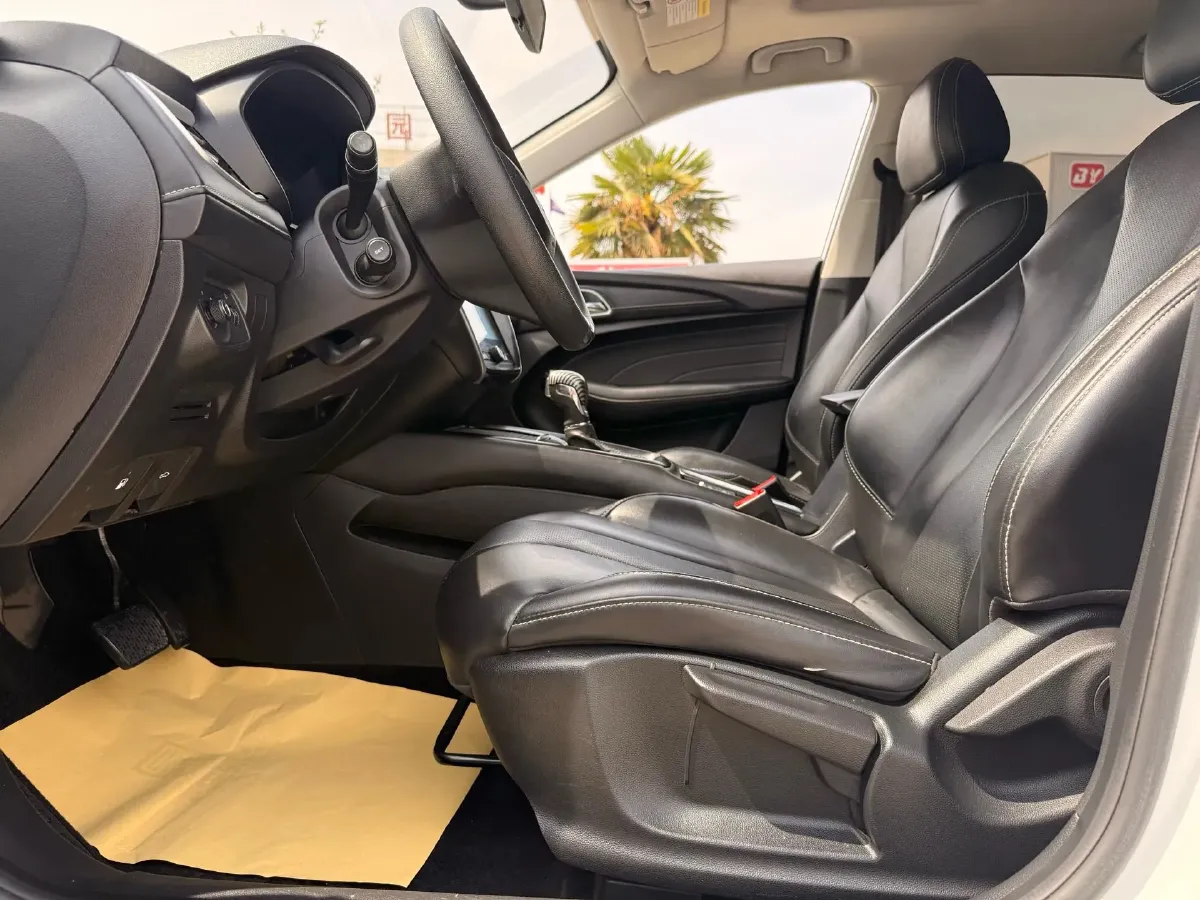 2020 Roewe i5 1.5L 120HP L4 CVT,autocango,china used car exporter,china ev exporter,chinese used car exporter,chinese used ev exporter