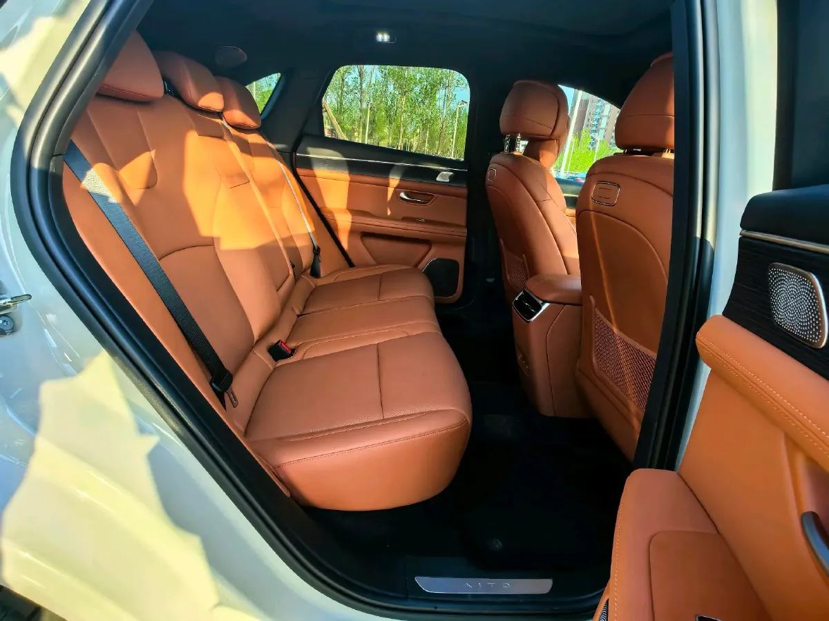 2025 AITO AITO M5 1.5T 152HP L4 REEV 42KWH,autocango,china used car exporter,china ev exporter,chinese used car exporter,chinese used ev exporter