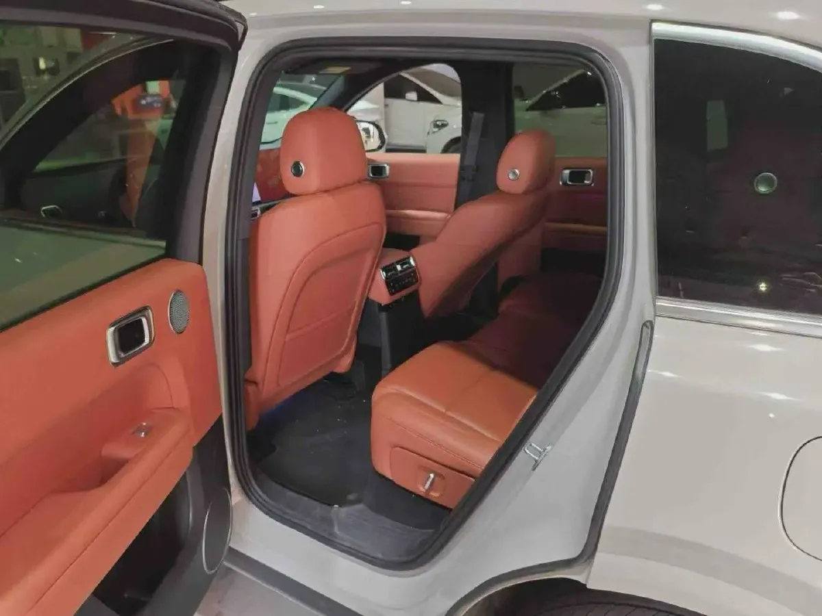 2024 Li L6 Range Extended 154HP L4 REEV 36.8KWH,autocango,china used car exporter,china ev exporter,chinese used car exporter,chinese used ev exporter