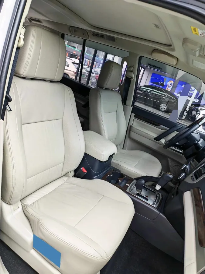 2018 Mitsubishi Pajero 3.0L 174HP V6 5AT,autocango,china used car exporter,china ev exporter,chinese used car exporter,chinese used ev exporter
