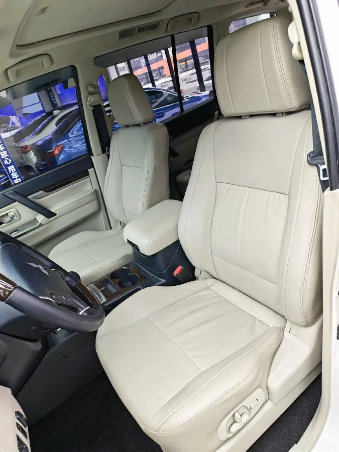 2018 Mitsubishi Pajero 3.0L 174HP V6 5AT,autocango,china used car exporter,china ev exporter,chinese used car exporter,chinese used ev exporter