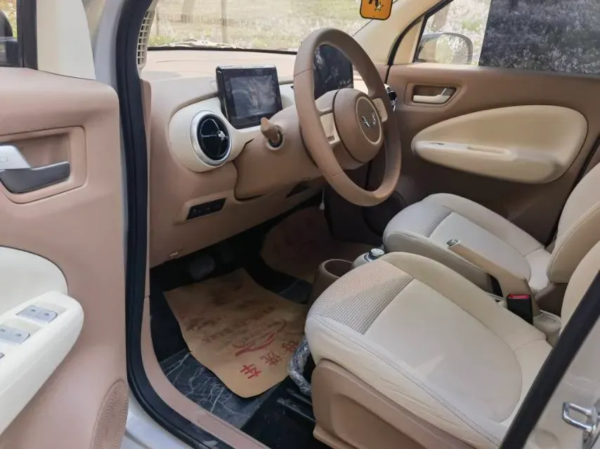 2025 WuLing HongGuang MINI EV BEV 16.2KWH,autocango,china used car exporter,china ev exporter,chinese used car exporter,chinese used ev exporter