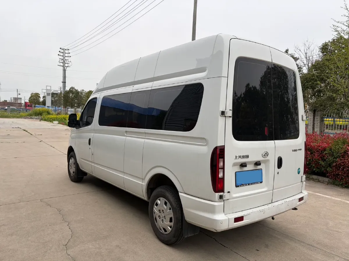 2021 MAXUS XinTu V80 2.0T 127HP L4 6MT,autocango,china used car exporter,china ev exporter,chinese used car exporter,chinese used ev exporter