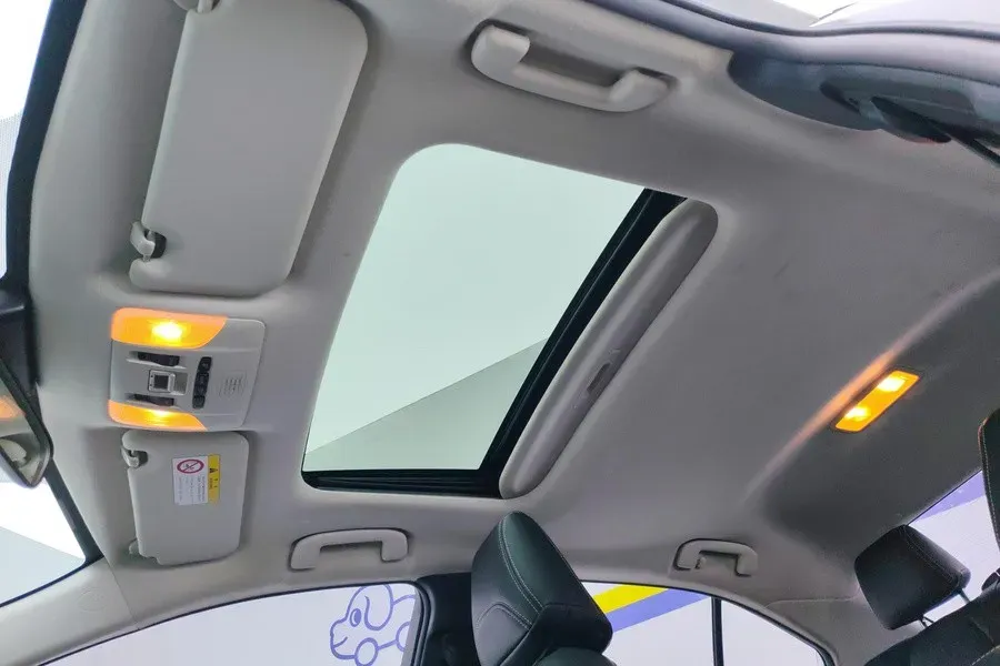 2021 Toyota Corolla 1.2T 116HP L4 CVT,autocango,china used car exporter,china ev exporter,chinese used car exporter,chinese used ev exporter