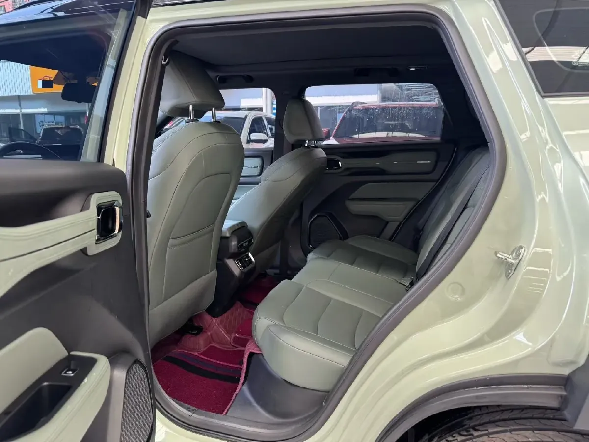 2025 Geely Cowboy 1.5T 181HP L4 7DCT,autocango,china used car exporter,china ev exporter,chinese used car exporter,chinese used ev exporter