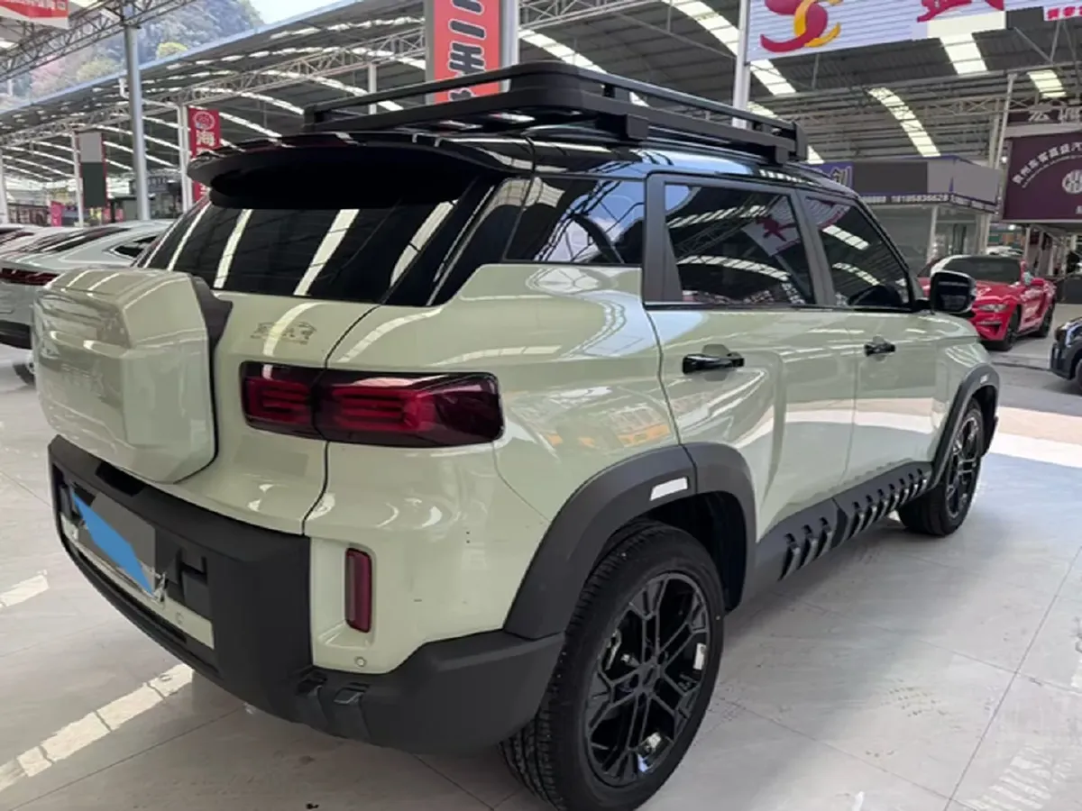 2025 Geely Cowboy 1.5T 181HP L4 7DCT,autocango,china used car exporter,china ev exporter,chinese used car exporter,chinese used ev exporter