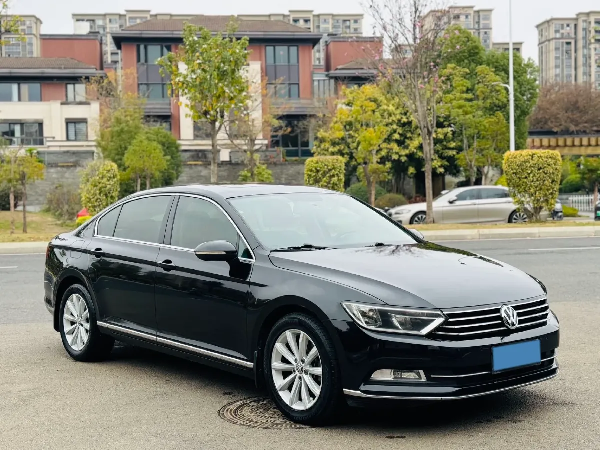 2018 Volkswagen Magotan 1.8T 180HP L4 7DCT,autocango,china used car exporter,china ev exporter,chinese used car exporter,chinese used ev exporter