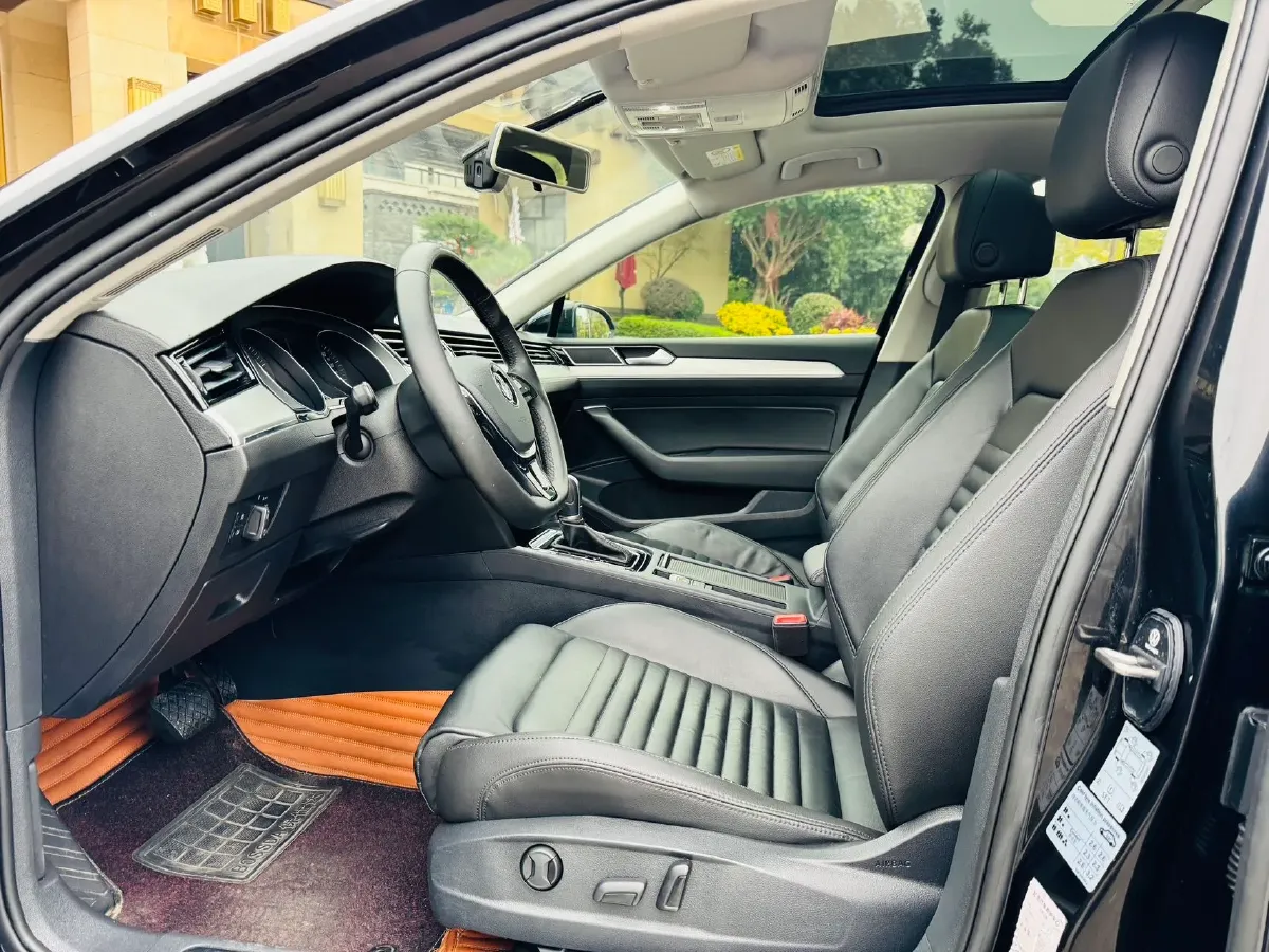 2018 Volkswagen Magotan 1.8T 180HP L4 7DCT,autocango,china used car exporter,china ev exporter,chinese used car exporter,chinese used ev exporter