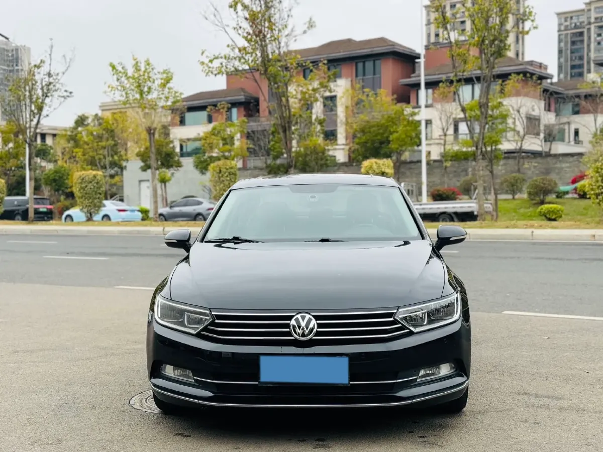 2018 Volkswagen Magotan 1.8T 180HP L4 7DCT,autocango,china used car exporter,china ev exporter,chinese used car exporter,chinese used ev exporter