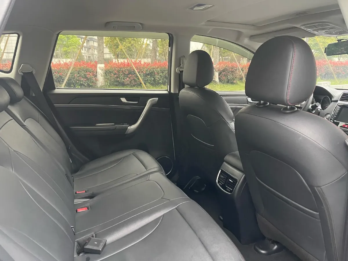 2019 Haval M6 1.5T 150HP L4 7DCT,autocango,china used car exporter,china ev exporter,chinese used car exporter,chinese used ev exporter