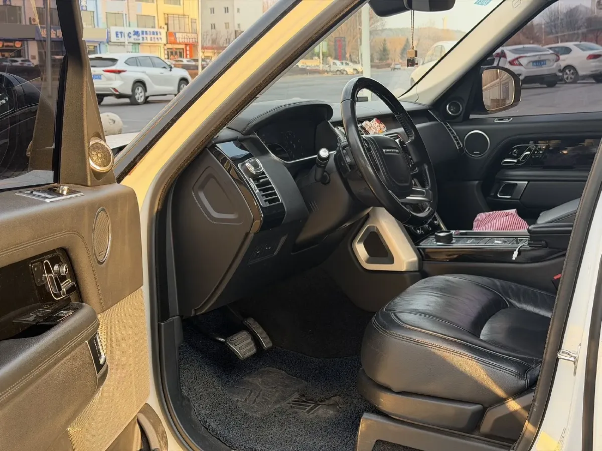 2018 Land Rover Range Rover Evoque 2.0T 241HP L4 9AT,autocango,china used car exporter,china ev exporter,chinese used car exporter,chinese used ev exporter