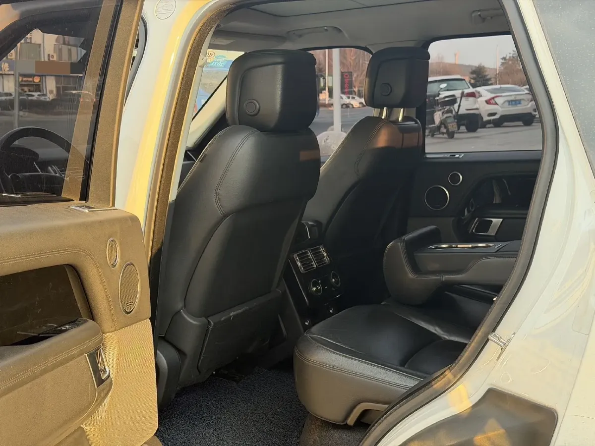 2018 Land Rover Range Rover Evoque 2.0T 241HP L4 9AT,autocango,china used car exporter,china ev exporter,chinese used car exporter,chinese used ev exporter