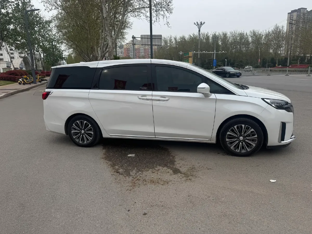 2023 Buick GL8 2.0T 237HP L4 9AT,autocango,china used car exporter,china ev exporter,chinese used car exporter,chinese used ev exporter