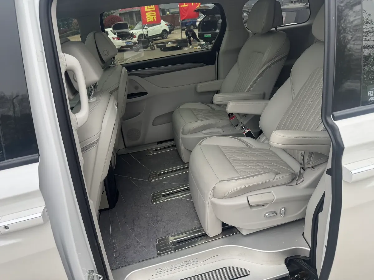 2023 Buick GL8 2.0T 237HP L4 9AT,autocango,china used car exporter,china ev exporter,chinese used car exporter,chinese used ev exporter