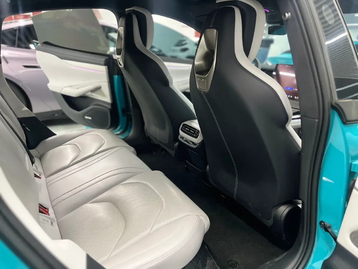 2024 MI SU7 BEV 101KWH,autocango,china used car exporter,china ev exporter,chinese used car exporter,chinese used ev exporter