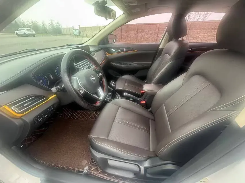 2019 ChangAn Eado DT 1.6L 125HP L4 5MT,autocango,china used car exporter,china ev exporter,chinese used car exporter,chinese used ev exporter