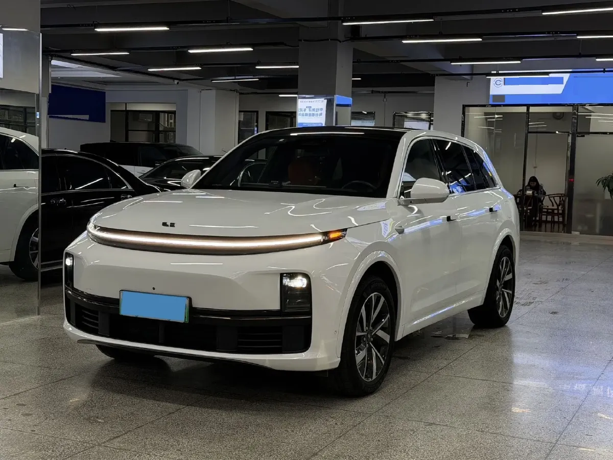 2023 Li L7 Range Extended 154HP REEV 40.9KWH,autocango,china used car exporter,china ev exporter,chinese used car exporter,chinese used ev exporter