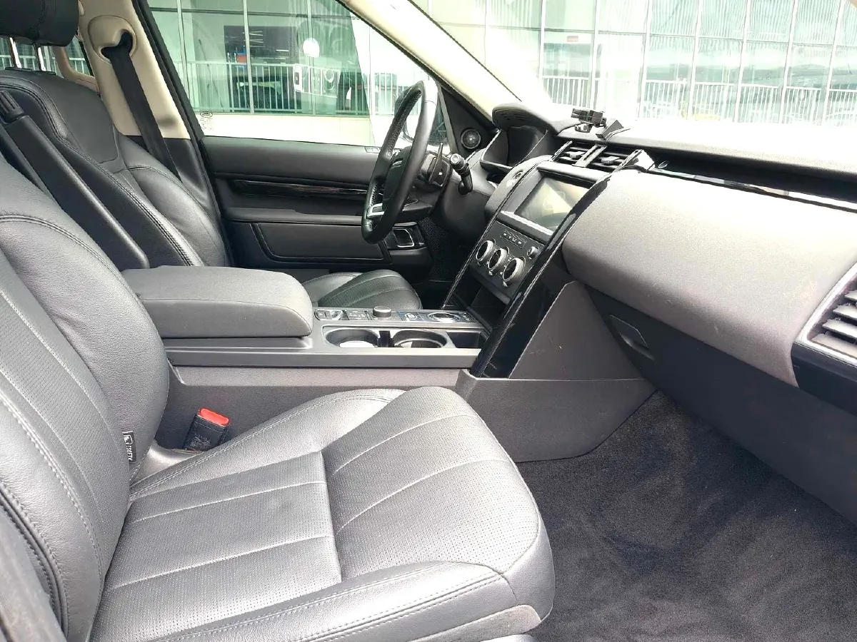 2020 Land Rover Discovery 3.0T 340HP V6 8AT,autocango,china used car exporter,china ev exporter,chinese used car exporter,chinese used ev exporter