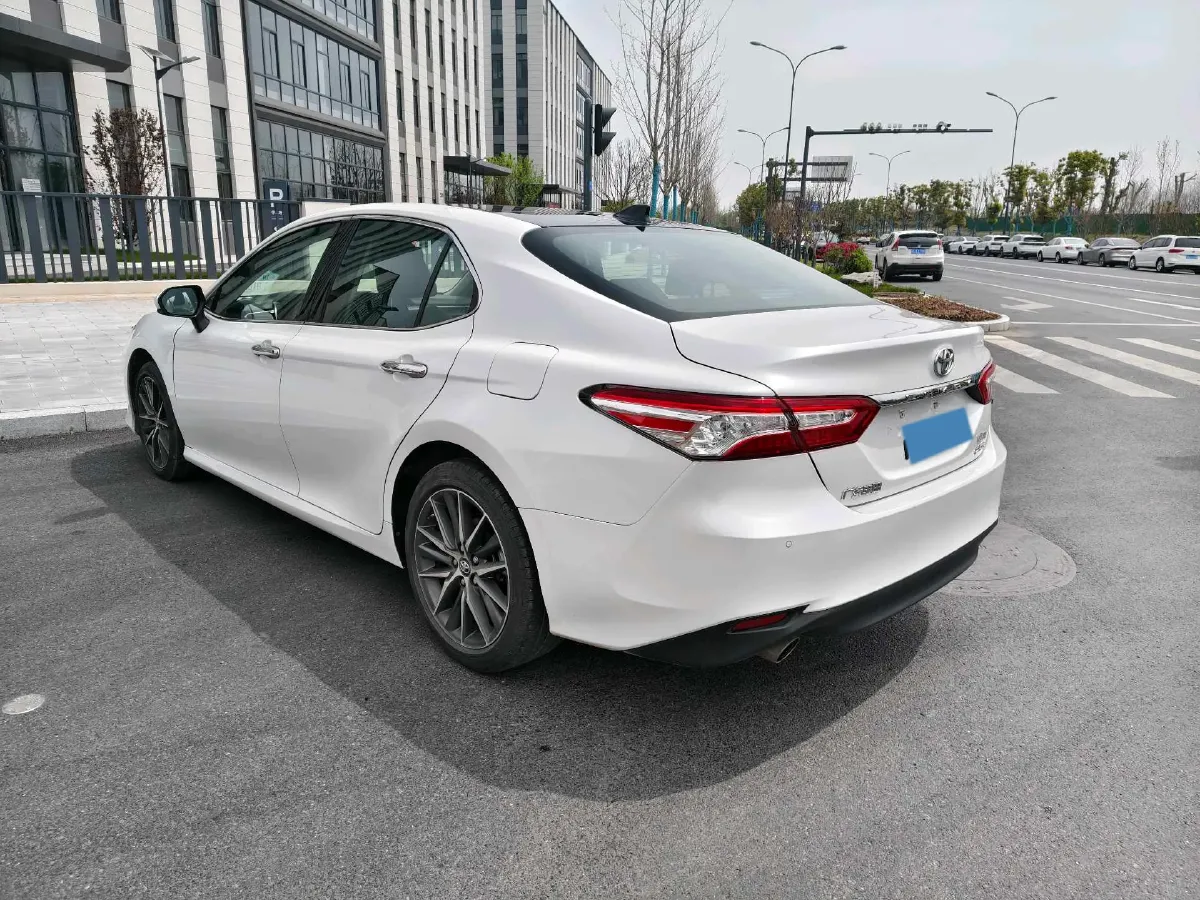 2021 Toyota Camry 2.5L 209HP L4 8AT,autocango,china used car exporter,china ev exporter,chinese used car exporter,chinese used ev exporter