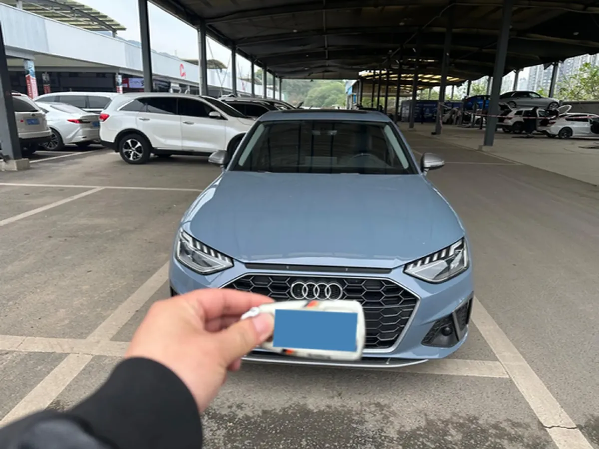 2022 Audi A4L 2.0T 190HP L4 7DCT,autocango,china used car exporter,china ev exporter,chinese used car exporter,chinese used ev exporter