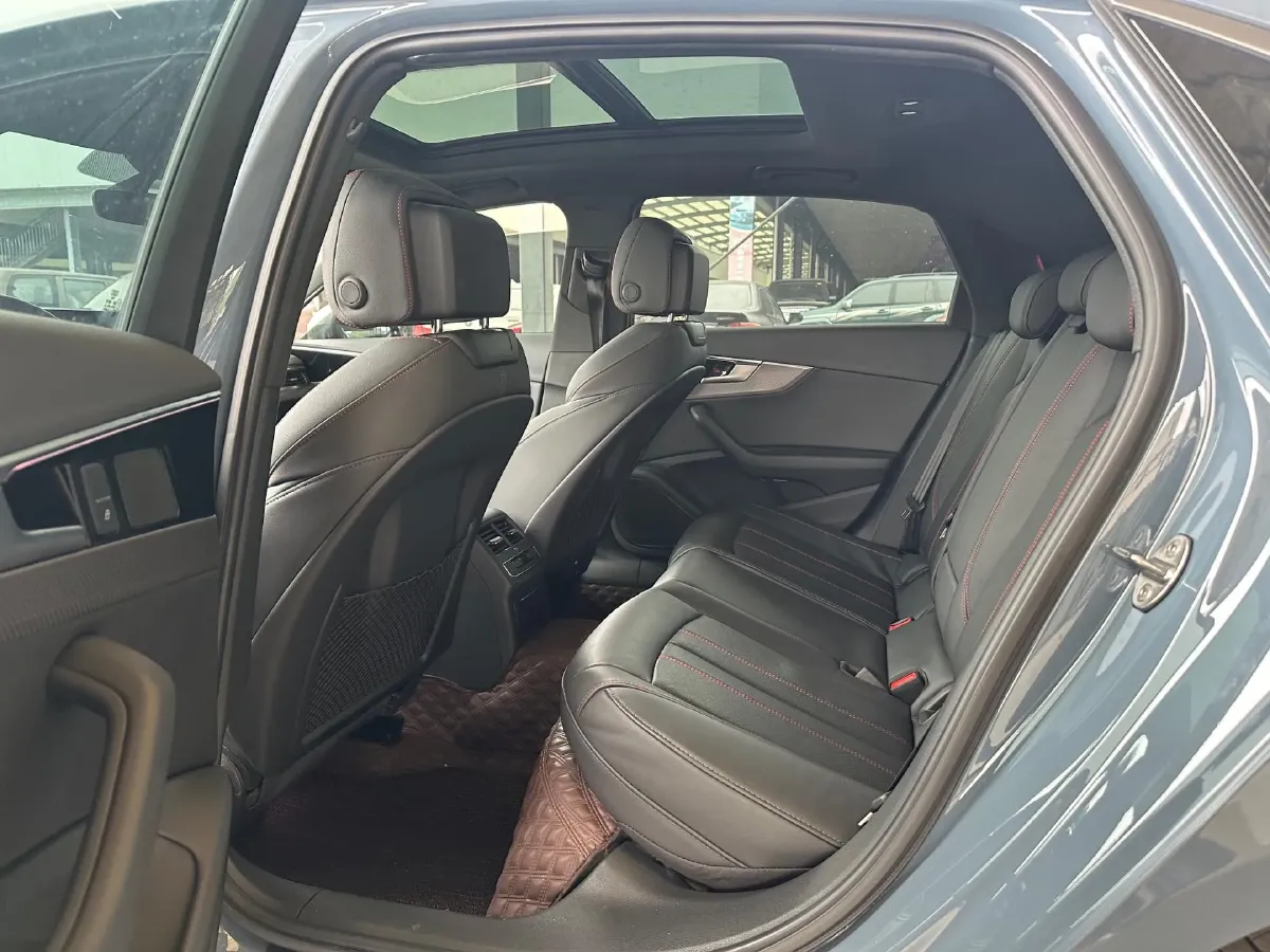 2022 Audi A4L 2.0T 190HP L4 7DCT,autocango,china used car exporter,china ev exporter,chinese used car exporter,chinese used ev exporter