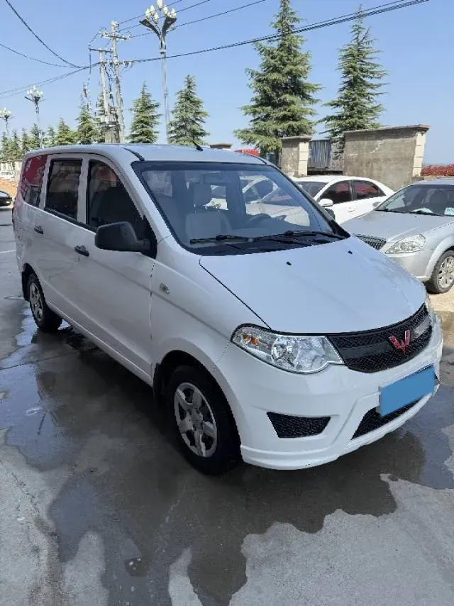 2021 WuLing RongGuang New Truck 1.5L 99HP L4 5MT,autocango,china used car exporter,china ev exporter,chinese used car exporter,chinese used ev exporter