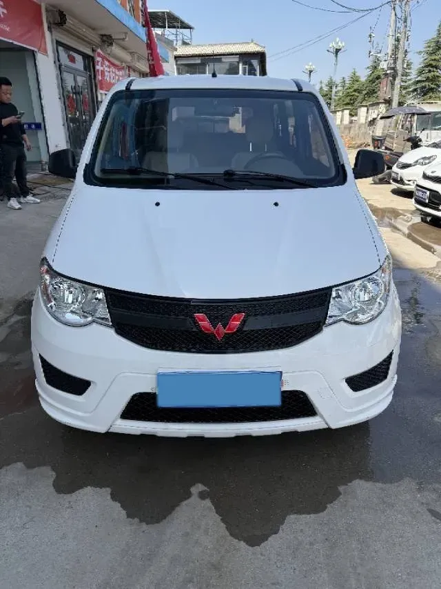 2021 WuLing RongGuang New Truck 1.5L 99HP L4 5MT,autocango,china used car exporter,china ev exporter,chinese used car exporter,chinese used ev exporter
