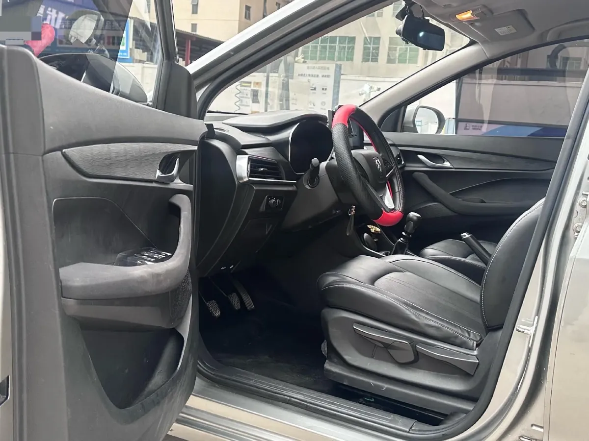 2019 BaoJun 360 1.5L 105HP L4 6MT,autocango,china used car exporter,china ev exporter,chinese used car exporter,chinese used ev exporter