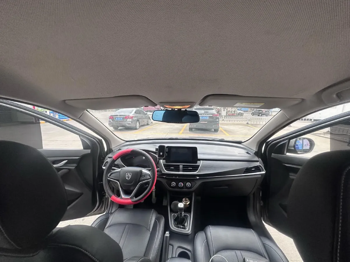 2019 BaoJun 360 1.5L 105HP L4 6MT,autocango,china used car exporter,china ev exporter,chinese used car exporter,chinese used ev exporter