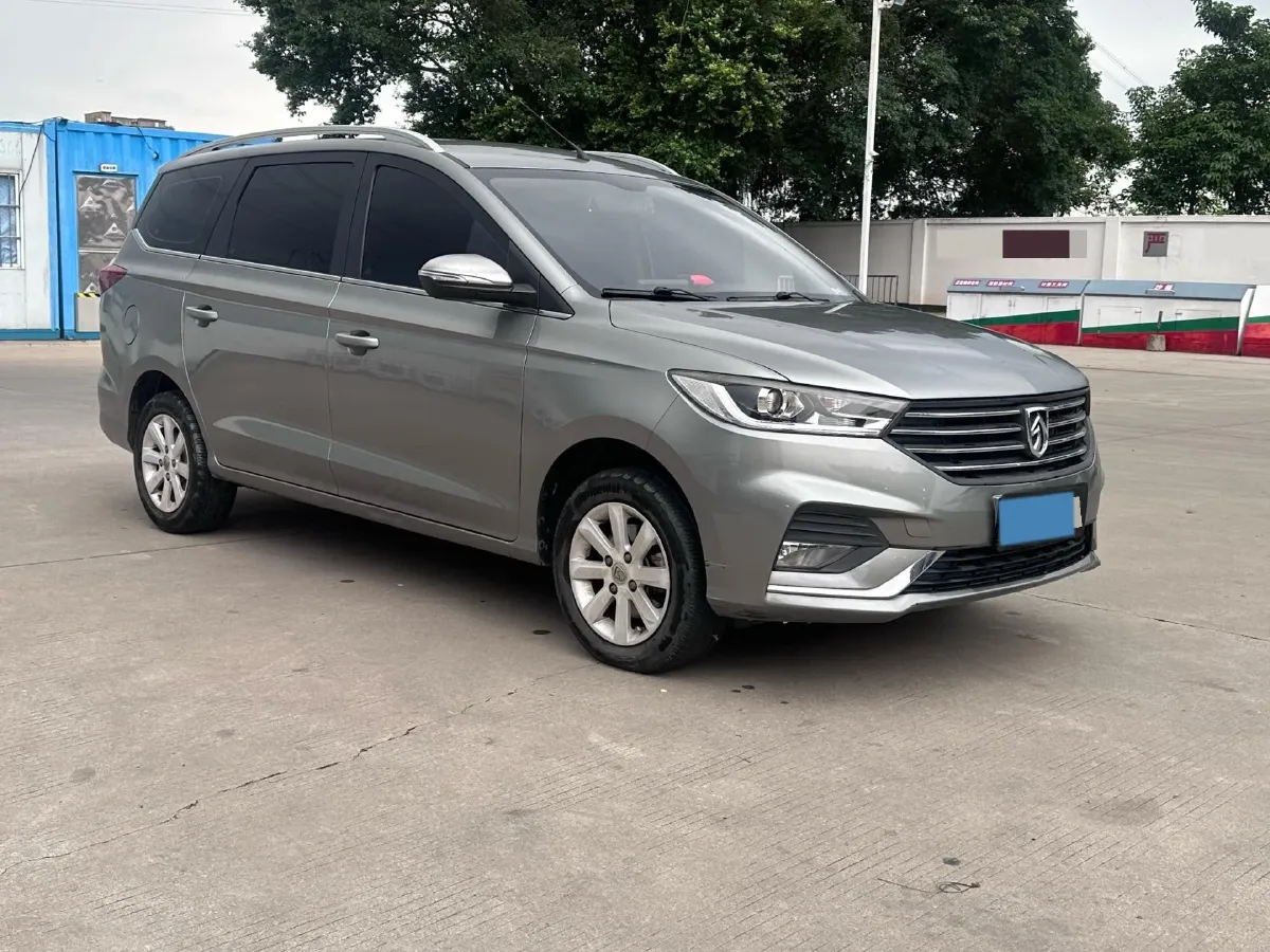 2019 BaoJun 360 1.5L 105HP L4 6MT,autocango,china used car exporter,china ev exporter,chinese used car exporter,chinese used ev exporter